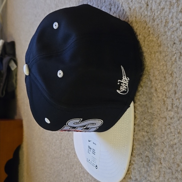New York Yankees Nike Snapback - Picture 2 of 7